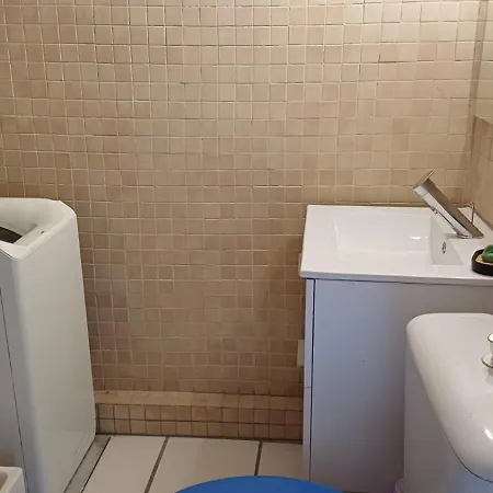 Appartement Chaleureux Dans Une Maison En Pierre Mireval Esterno foto