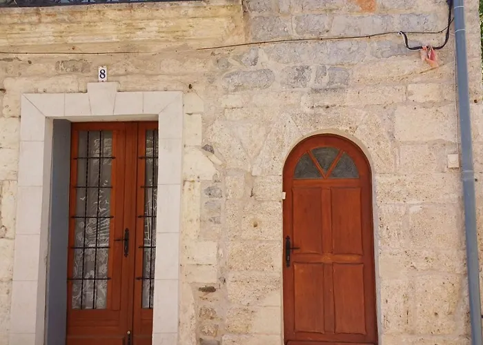 Appartement Chaleureux Dans Une Maison En Pierre